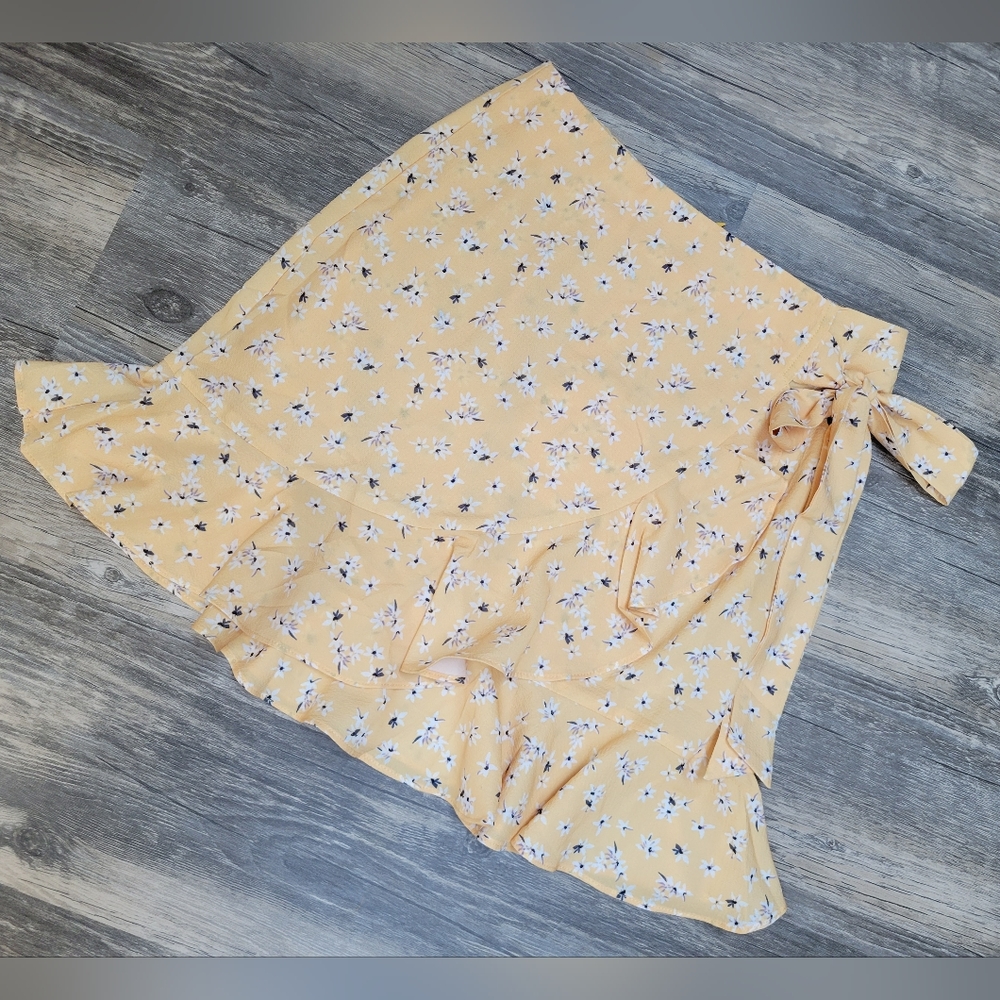 NWT Princess Polly Yellow Floral Mini Skirt